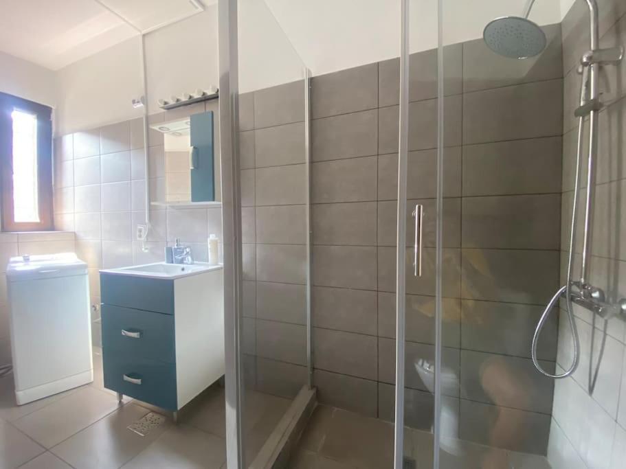 2 Bedroom Apartment With Terrace In City Center บูคาเรสต์ ภายนอก รูปภาพ